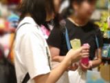 玩具で遊ぶ 二人組 手コキ練習? 日常 生おかず    胸チラ パンチラありません