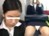 (電車対面）(顔出し)パンストあんよのひらき具合が…なんかいやらしい…リクルート女子大生さんを観察してみました!!