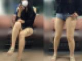 電車内の日本人離れしたスタイルを持つエッチなフトモモ丸出しの美人お姉さん（後編）