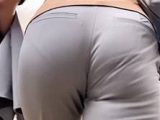 お姉さんの後ろ姿　８８　OL　階段　上り　爆尻　ムニュムニュ　食い込み　グレー　パンツ