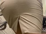 お姉さんの後ろ姿　９１　OL　エロ　巨尻　ベージュ　階段上り　くびれ　タイトスカート