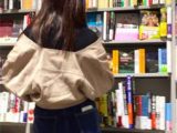 【店内逆さ撮り 私服○K、20代前半ロンスカお姉さん】計3名