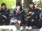 制服姿の女のコを撮影しました!!21