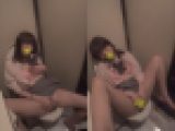 デパートのトイレでこっそりオナニーしちゃうJK⑨