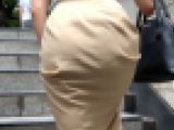【ベージュのエロ尻】エロ尻の極意！ベージュのエロ尻タイトスカートの危険レベルのエロさ！即イキ必死！【472】