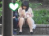 お座りお姉さん発見!!(FHD)大変です!!パンツが見えてますよ74