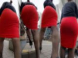 【尻ＨＤ】お昼休憩の極上美容部員さん…制服の赤いスカートが「パンッパン」ｗ