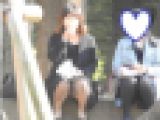 お座りお姉さん発見!!(FHD)大変です!!パンツが見えてますよ99