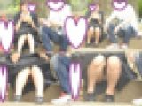 お座りお姉さん発見！！（ＦＨＤ）大変です！！パンツが見えてますよ１５０