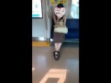 お姉さんの足のつま先だけでも興奮できる【電車対面】