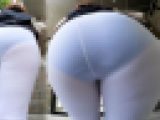 【FullHD】１００％透けちゃうの分かってる極薄レギンスに清楚ブルーのパンティーが当然のように透ける爆尻