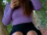 公園のベンチでムチムチ痴女を盗撮！