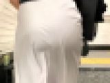 【半透け尻】半透けてるフルバックパンティーラインの威力!淫乱マダムのぷにぷにでエロいデカ尻を包み込みます。【539】