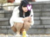 お座りお姉さん発見!!(FHD)大変です!!パンツが見えてますよ97