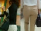 街撮り巨尻通信＊歩行・階段・ベージュパンツOL