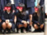 こういうチャンスはありえない！！制服姿の可愛いコを発見！！（ＦＨＤ）大変です！！パンツが見えてますよ５