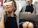 【期間限定】（電車対面）（顔出）フロントスリットを大胆に割って…悩ましい表情をたくさん見せてくれちゃった…笑顔が最高な大人な美人