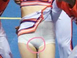 白スパが食いこみ過ぎてマ★スジが！巨乳チアちゃん胸ポチも少し[19QHwhiMP]