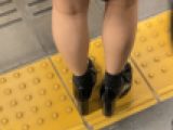 素人 020 ミニスカ熟女OL 熟女らしからぬ美脚と電車の揺れと一緒に腰振り