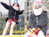【舞い散る雪とたなびくパンティ】　?パンチラ?ブランコ?ウォッチングーー?