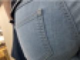 【熟女のお尻】激シコ！細い足なのにケツだけブリンッ！薄いデニムに包まれた巨尻に顔をうずめたい！