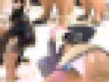 超ミニスカぴちぴち美女の食い込みP丸見え盗撮動画