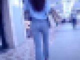 とてつもなく色気のある極上美女がピタピタデニム履いて歩いてる姿がイヤらしい