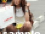 ショーパンGAL☆M字開脚で隙間から()チラリ☆
