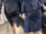 【002】紺と黒の2人組スーツOL。