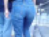 イヤらしい極上美人お姉さんがデニムに美巨尻肉を密着させて歩く姿にフル勃起