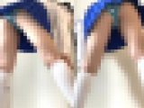 姉の友達 長脚見せつけ縞パンモロストレッチ【家庭内盗撮】
