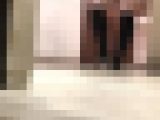 トイレ前でお漏らし寸前女子2　他のトイレを求めて