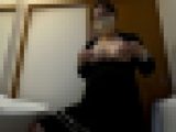 ?オナニー・自撮り?洗面所で秘密のオナニーする人妻