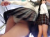ミニスカ赤チェJK盗撮バレと見せつけ堪能