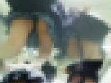 階段を上る制服JKちゃんのスカートの中を下から眺める動画