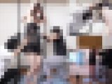 頑丈なぶら下がり健康器具をグラグラさせて本気で嫌がる騒がしいお姉さん（完全オリジナル）