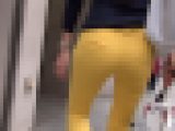 【FHD高画質】買い物途中のイエロータイトパンツ若妻