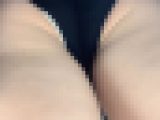 お買い物中の膝丈ミニスカ女子は重ね履きに脇からチラ見せの白生Ｐが！ J37Ds-4K