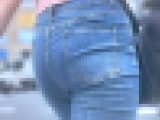 生意気小娘のエロ美乳＋スケベ尻！王道スキニーデニムで潤い抜群の美尻をムニュらせパンティラインで年上♂を誘惑！ 下品なデニム 女編