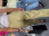 テロテロパンツを履いたデカ尻ギャル。パンティーのフリルのラインも見えてます！！