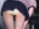 超ミニスカ女のパンティが丸見えな件 あどけない顔でシコらせにきてますねコレは・・・(*^-^*)