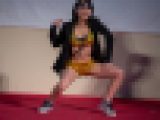 セクシー衣装のダンス画像