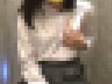デパートのトイレでこっそりオナニーしちゃうJK168　純朴そうな美乳JKがギャップのある大胆オナニー