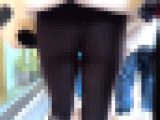【４K・高画質】#22 彼氏の横でほぼ生尻のレギパン女子の最強美尻を追跡撮り