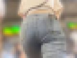 超SクラスのWパッツン美巨尻！スケベなエロケツを突き出してパンティラインで見上げる♂を誘惑！ 下品な『階段を登る女たち』 編