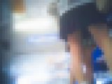 JKの美脚だけでは満足できず下からも覗いてみた動画