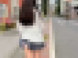 スクバにスカート引っかかってパンチラしちゃったお散歩動画です?