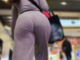歩行記録0291「カジュアルグレーパンツ女性の魅力的ボリュームヒップ」(2名)
