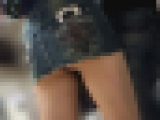 【再販】イチャイチャカップル!!彼女ミニスカ過ぎてお尻がチラリ。