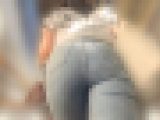 超Sクラスのエロケツを下から堪能！人気のスキニーデニムからパッツン尻を突き出しパンティラインで♂を誘惑!